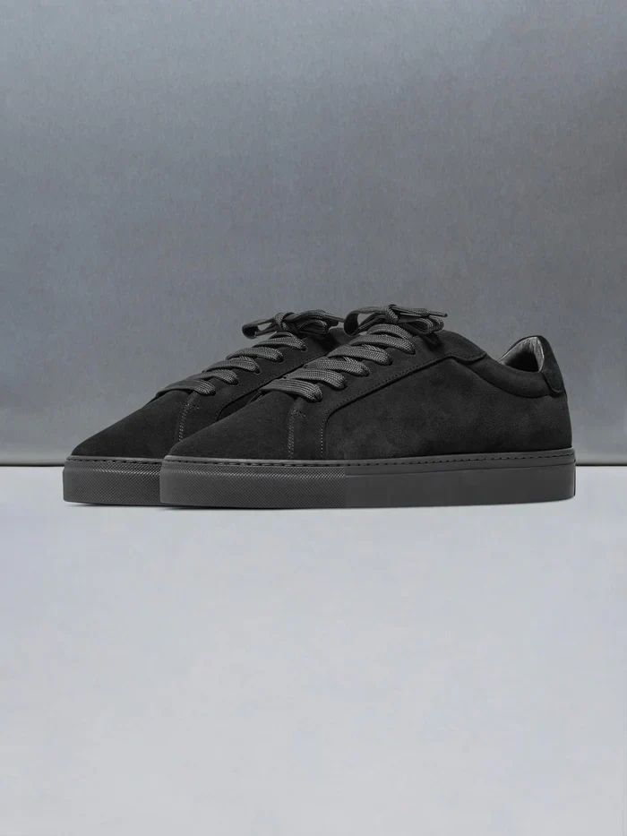 Low Essential Suede Trainer
